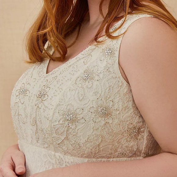 TORRID Ivory Lace Beaded Sleeveless Mermaid Wedding Dress SIZE 16 - Picture 2 of 8